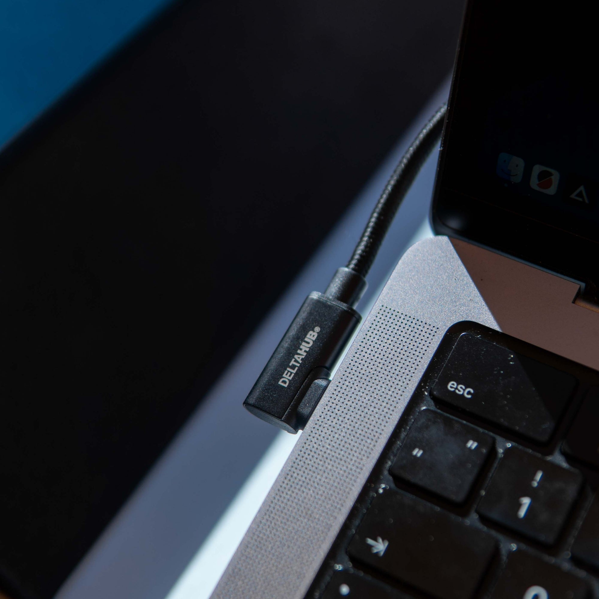 deltahub-holdx-usb-c-kabel-18cm-90-winkel-schwarz image 8