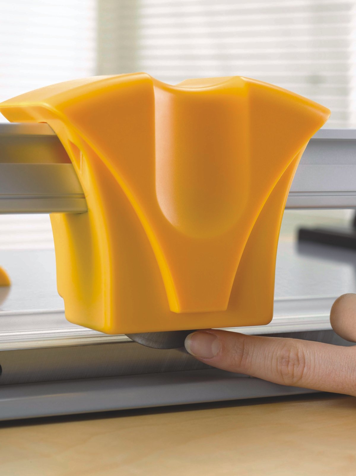 fellowes-atom-rollenschneider-a4-30-blatt-safecut image 4